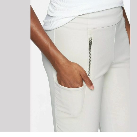 Athleta Headlands Hybrid Tight Hiking Pants - Picture 4 of 8